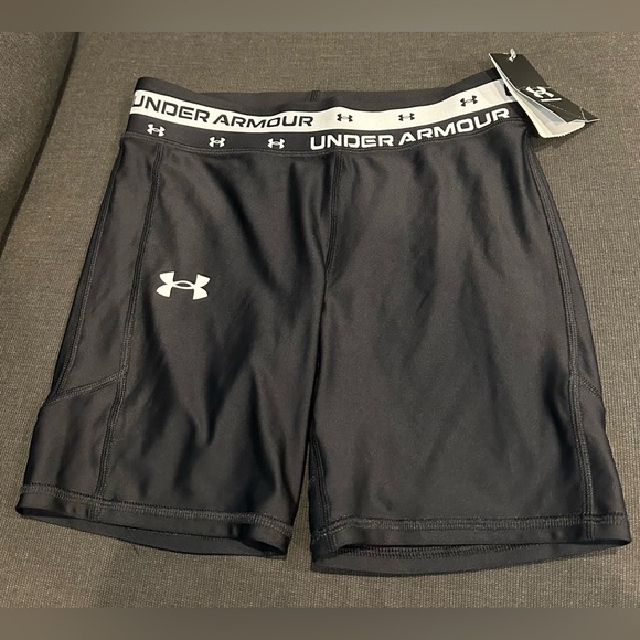 Under Armour Other - Brand new kids under armour shorts youth large